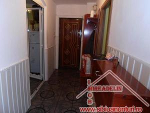 INCHIRIEZ APARTAMENT 2 CAMERE,  BROSCARIE