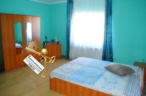 Apartament la vila 3 cam mobilat si utilat curte interioara