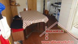 VAND APARTAMENT 2 CAMERE LA CASA,   60 mp,   CENTRAL