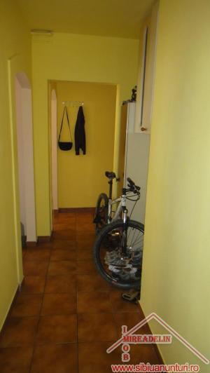 VAND URGENT APARTAMENT 3 CAMERE ZONA HIPODROM II