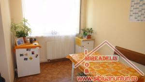 VAND URGENT APARTAMENT 3 CAMERE ZONA HIPODROM II