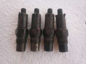 Injectoare pentru Ford Mondeo Mk2 1.8 TDI anii 1993-2000 in stare foarte buna (pret pe bucata) Trimi