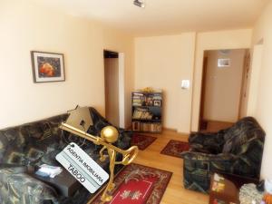 Apartament cu 4 camere decomandat de vanzare in zona Strand