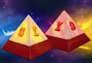 Piramida luminata din marmura
