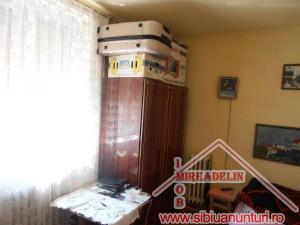 VAND APARTAMENT 3 CAMERE,   HIPODROM I