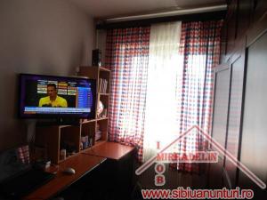 INCHIRIEZ APARTAMENT 2 CAMERE,   HIPODROM III