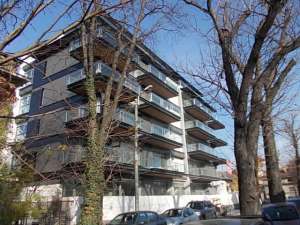 Apartament in bloc - 4 camere - zona Aviatorilor