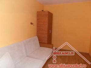 INCHIRIEZ APARTAMENT 2 CAMERE,   ZONA VASILE AARON