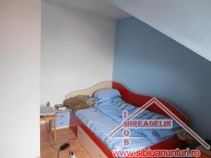 INCHIRIEZ APARTAMENT 4 CAMERE,   CIRESICA