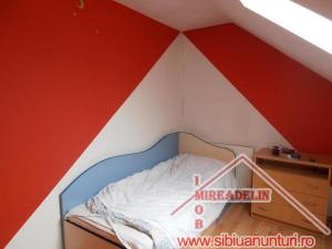 INCHIRIEZ APARTAMENT 4 CAMERE,   CIRESICA