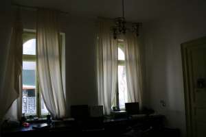 Inchiriez apartament 4 camere parter
