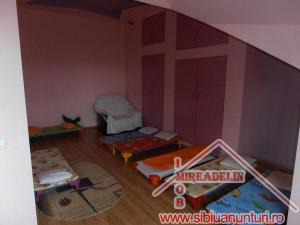 INCHIRIEZ VILA 7 CAMERE,   SINGUR IN CURTE,   ZONA VASILE MILEA