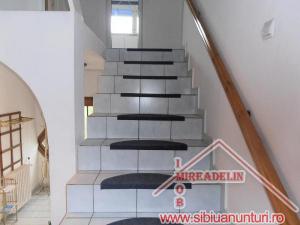 INCHIRIEZ CASA 6 CAMERE,   SINGUR IN CURTE,   ZONA PIATA CLUJ