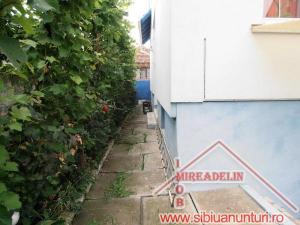 INCHIRIEZ CASA 6 CAMERE,   SINGUR IN CURTE,   ZONA PIATA CLUJ