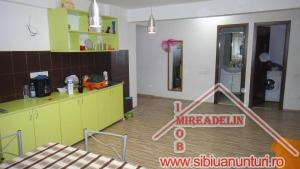 VAND APARTAMENT 3 CAMERE,   CENTRAL
