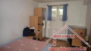 VAND APARTAMENT 3 CAMERE,   CENTRAL