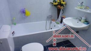 VAND APARTAMENT 2 CAMERE LA CASA,   CENTRAL