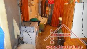 VAND APARTAMENT 5 CAMERE LA CASA,   170 mp,   Terezian