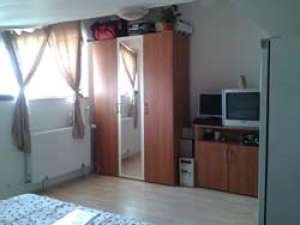 Inchiriez camere in vila super conditi 100E/camera BUCURESTI