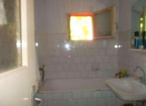 Apartament5 3 camere,  Bradet,  etaj 1