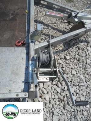 Vand remorca platforma cu masa maxima autorizata 2700 kg