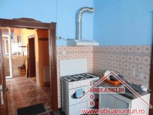 INCHIRIEZ CASA 3 CAMERE,   CARTIER TIGLARI