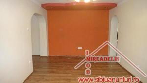 VAND APARTAMENT 3 CAMERE,   68 mp,   VALEA AURIE