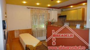 VAND APARTAMENT 3 CAMERE,   68 mp,   VALEA AURIE