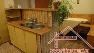 VAND APARTAMENT 3 CAMERE,   68 mp,   VALEA AURIE