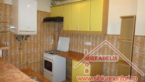 VAND APARTAMENT 3 CAMERE,   68 mp,   VALEA AURIE