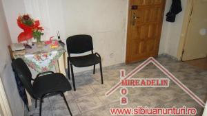 VINDEM APARTAMENT 3 CAMERE,   VALEA AURIE