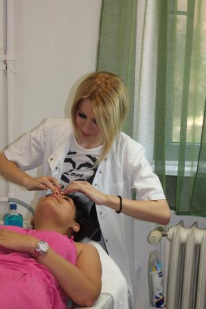 Salon de coafor, frizerie, manichiura, cosmetica