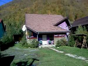 cazare SZALAS in VALEA DRAGANULUI linga barajul dragan