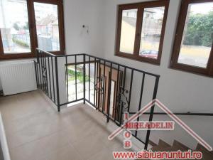 INCHIRIEZ CASA D+P,   6 CAMERE,   SINGUR IN CURTE,   ZONA TURNISOR