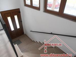 INCHIRIEZ CASA D+P,   6 CAMERE,   SINGUR IN CURTE,   ZONA TURNISOR