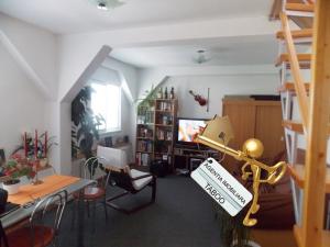 Apartament cu 2 camere la mansarda de vanzare zona Nicolae Iorga