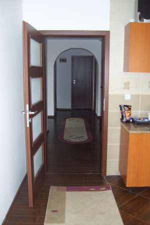 VANZARE VILA BRAGADIRU