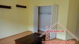 INCHIRIEZ APARTAMENT 2 CAMERE,   ZONA LUPENI