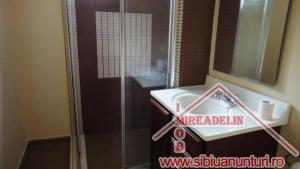 INCHIRIEZ APARTAMENT 2 CAMERE,   ZONA LUPENI
