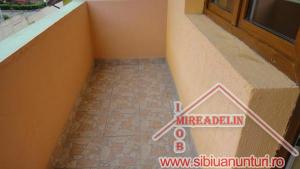 INCHIRIEZ APARTAMENT 2 CAMERE,   ZONA LUPENI