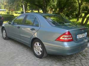 vand capota fata merceds c 180 .c200 . c220 an 2002