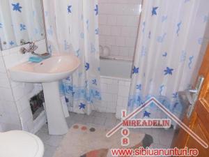 INCHIRIEM APARTAMENT 4 CAMERE,   CARTIER VALEA AURIE