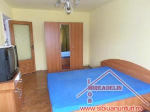 VAND APARTAMENT 4 CAMERE,   CALEA DUMBRAVII
