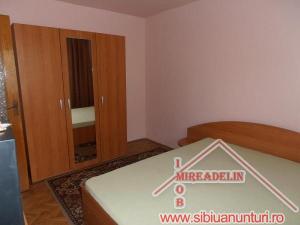 VAND APARTAMENT 4 CAMERE,   CALEA DUMBRAVII