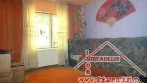 INCHIRIEZ APARTAMENT 2 CAMERE,   VASILE AARON
