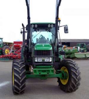Tractoare agricole John Deere 6330