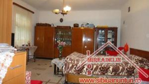VAND CASA 2 CAMERE,   90 MP,   CENTRAL