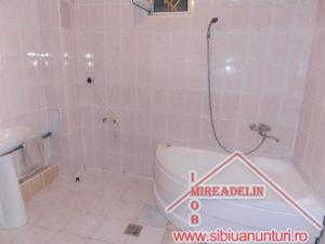 INCHIRIEZ APARTAMENT 3 CAMERE,  ZONA STRAND