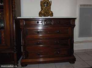 Comoda de stil Henri II ,  epoca 1900 in lemn de nuc cu placa de marmura