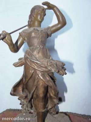 4 STATUETE IN ANTIMONIU 350 EUROS